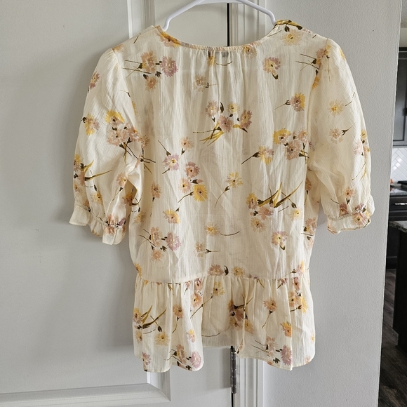 Madewell Courtyard Carnation Print Ruffle Hem Top - Picture 6 of 9